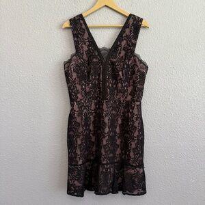 Adelyn Tae Sophie Lace Dress Size Large EUC